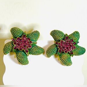 Barrera vintage starfish clip on Earrings. Yellow gold plated EUC